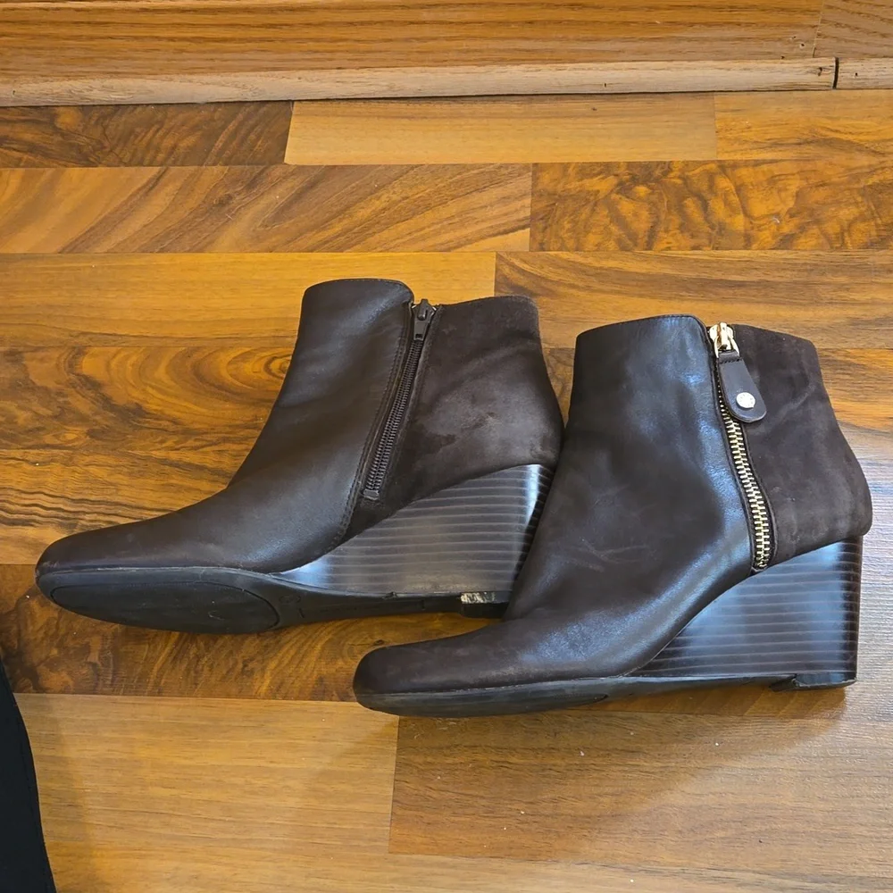 Issac Mizrahilive leather and suede ankle boots size 7 1/2
